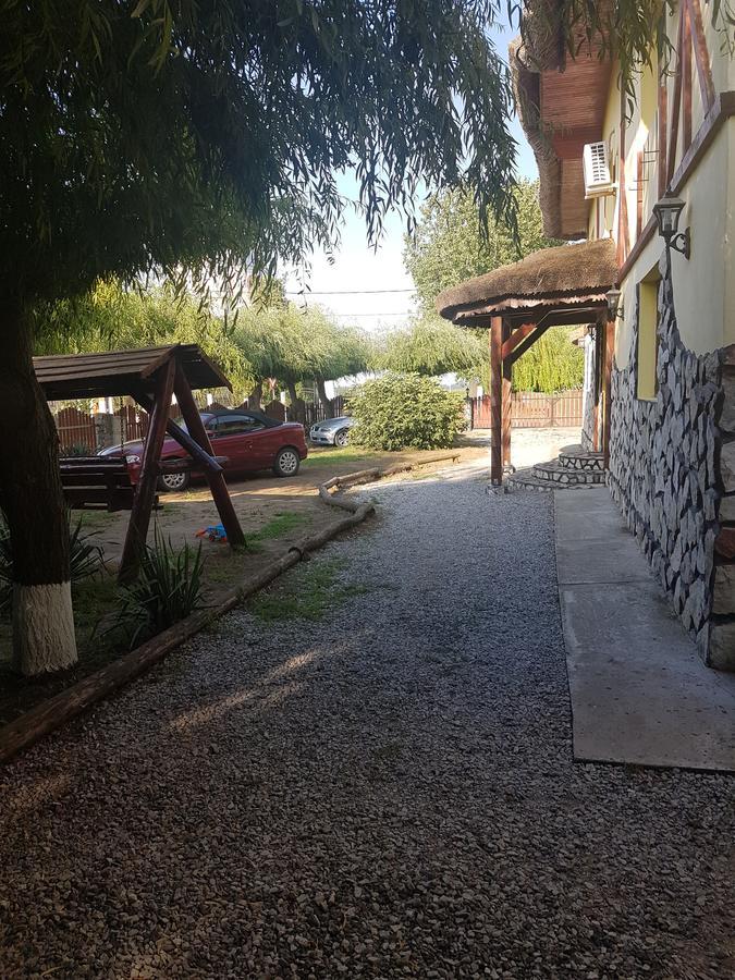 Hôtel Constantin Si Elena à Dunavăţu de Jos Extérieur photo